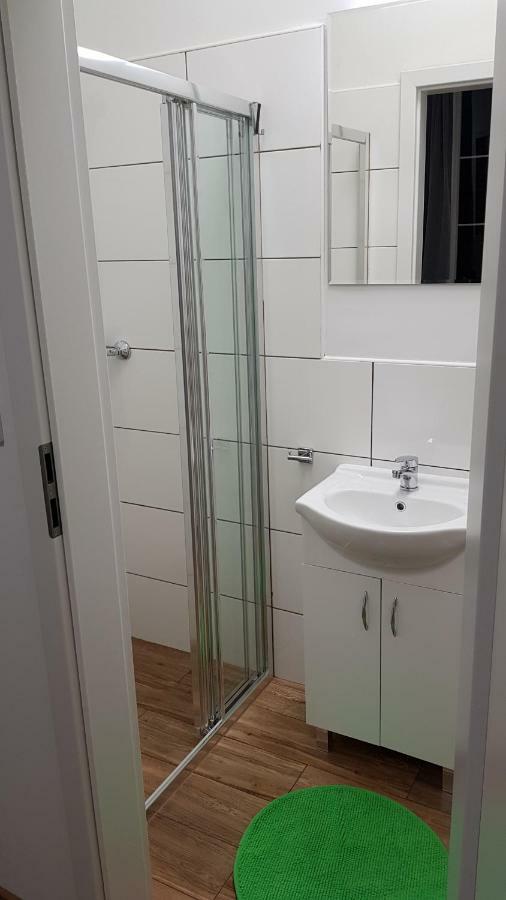 Apartament Nr 15 - 2 Pokoje Z Prywatnymi Lazienkami Centrum พอซนาน ภายนอก รูปภาพ