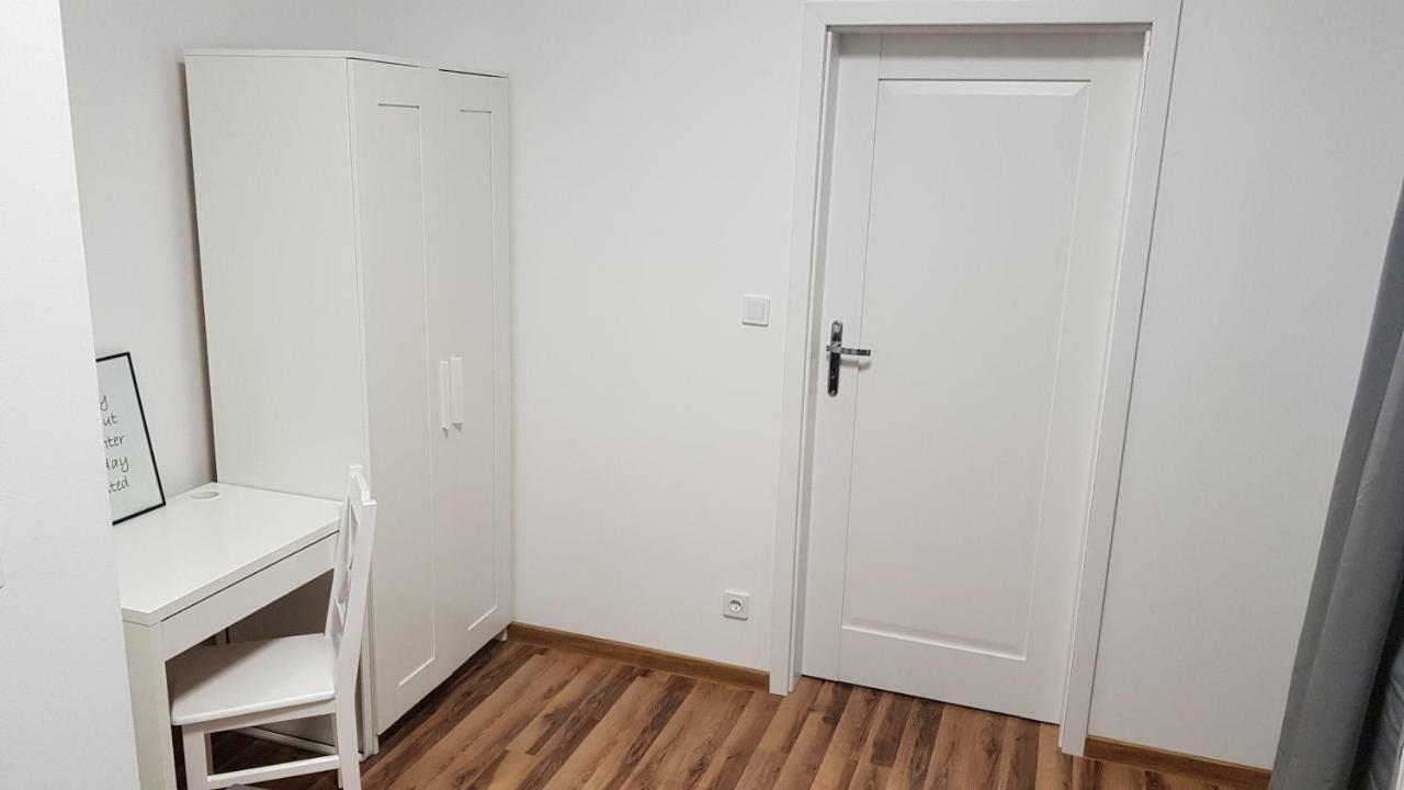 Apartament Nr 15 - 2 Pokoje Z Prywatnymi Lazienkami Centrum พอซนาน ภายนอก รูปภาพ